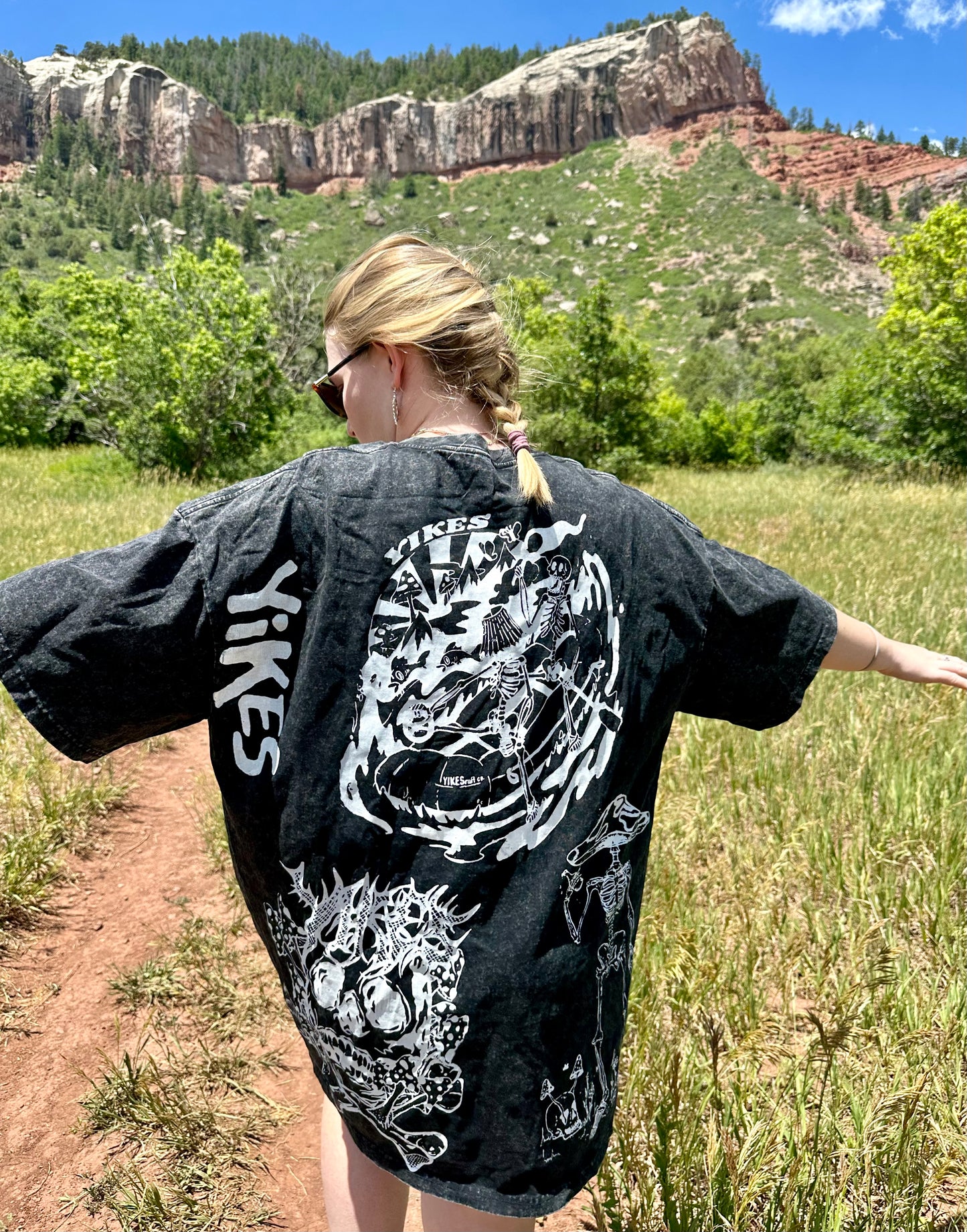XL Black Acid Wash ‘Skeleton Party’ Tee